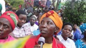 Umugore yahawe ijambo