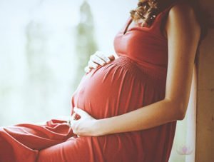 Une femme enceinte