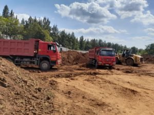 Imirimo yo kubaka umuhanda irarimbanije