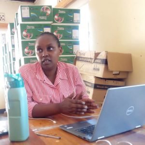 Ushinzwe gushyira amakuru mu ikoranabuhanga (data manager) ku kigo nderabuzima cya Mayange, Nyampinga Marie Louise