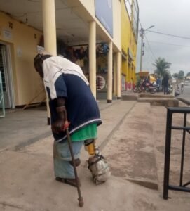 Mu Mujyi wa Muhanga hari abafite ubumuga batoroherwa no kugera mu nyubako zigeretse.
