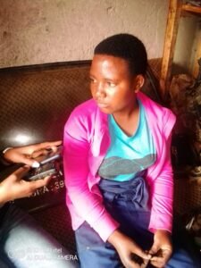Uwayo Jacqueline yaratinyutse akora umurimo w'ubukanishi