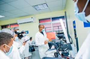 abanyamakuru basobanuriwe uko serivisi za dna zikora muri laboratwari ya rfi